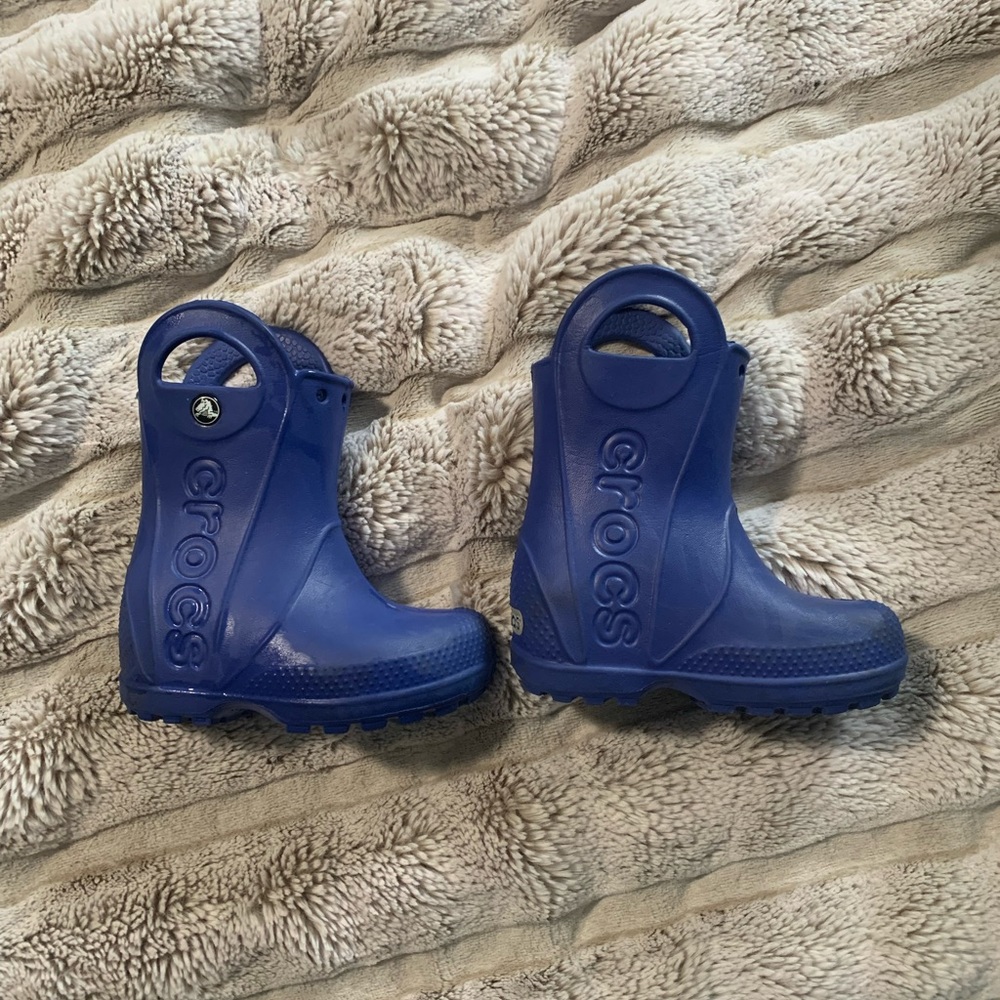 Toddler Crocs Size 6